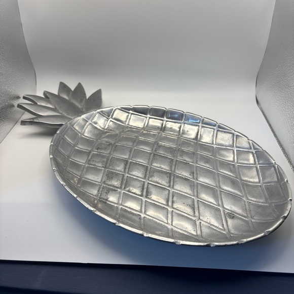 Silver Pineapple Pewter Serveware Platter - Picture 1 of 5